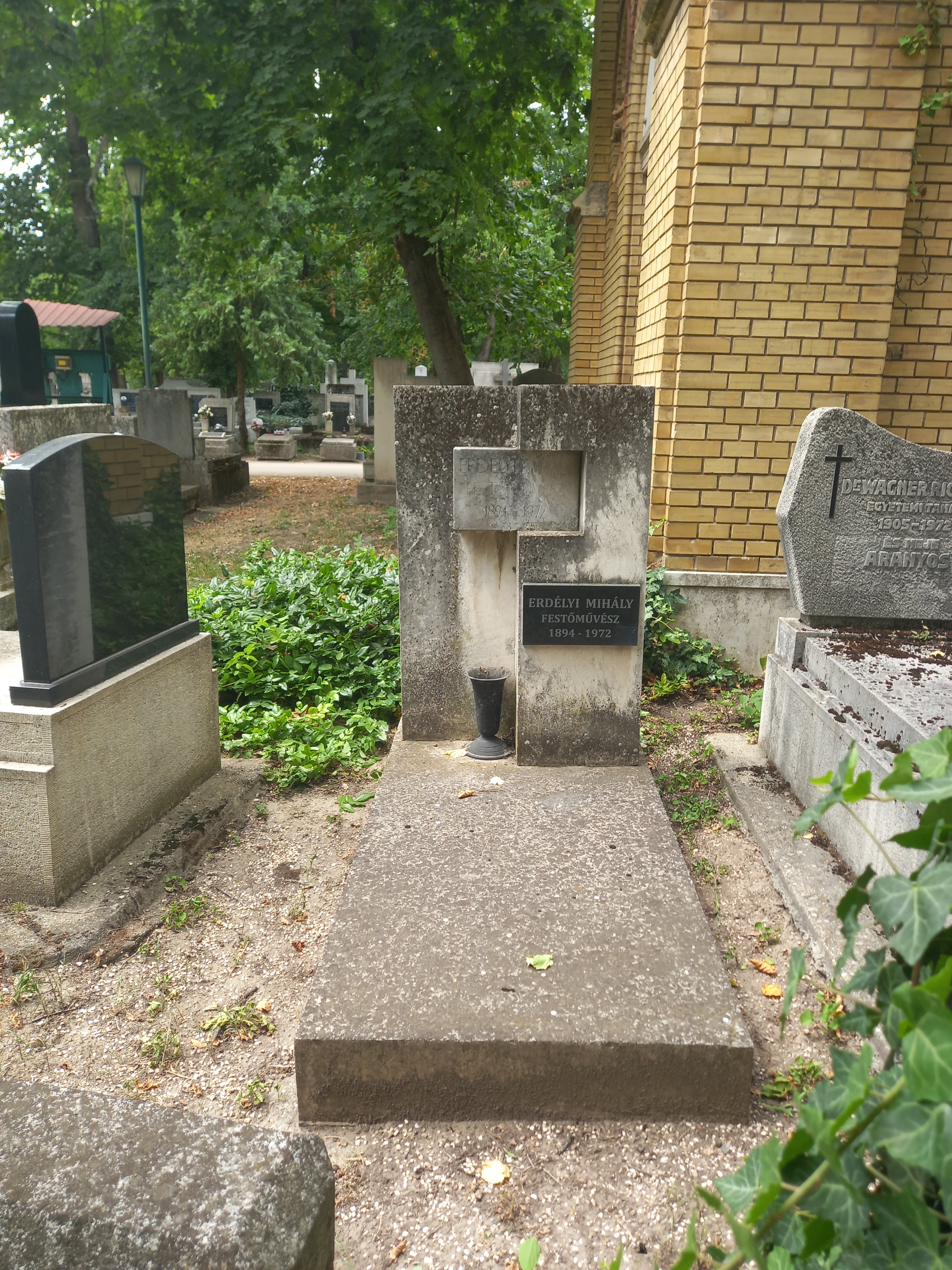 Erdélyi Mihály síremléke